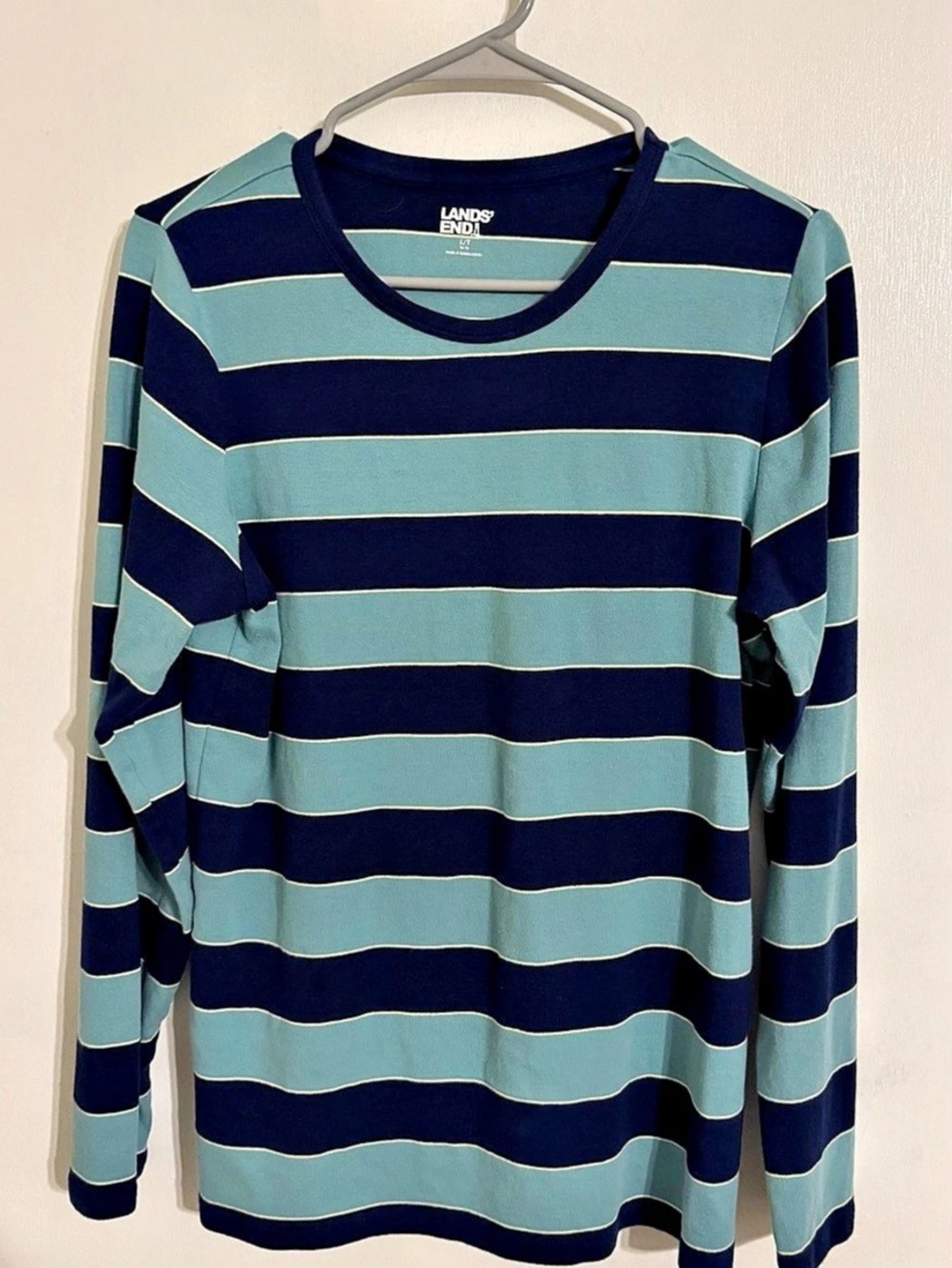Women’s Land’s End long sleeve shirt. Large Tall